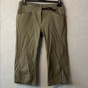 MEC green hiking climbing capri pants